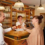 Hotell Hotel-restaurant Maas Lutzerath